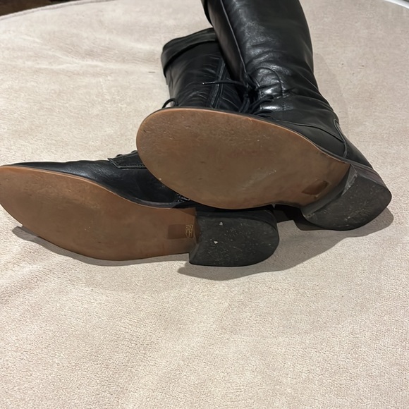 TOWN SHOES Tall Black Leather Riding Boots gold accent buckle
size 8 EUC - Picture 9 of 14